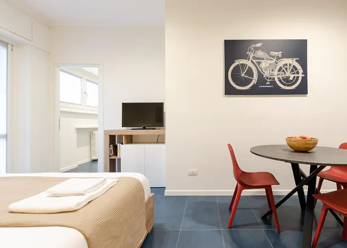 Velasquez Apartments - A - San Siro