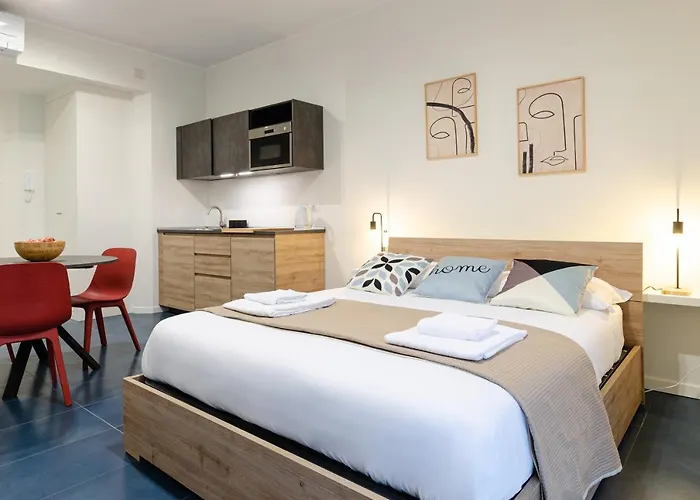 Velasquez Apartments - A - San Siro